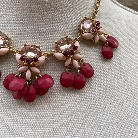 NWT stitchFix Romolo pink flower cluster necklace - Picture 4 of 7